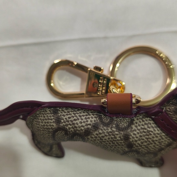 GUCCI Brown Dachshund Keychain - Picture 6 of 8
